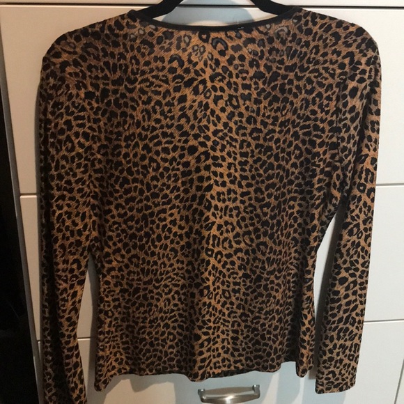 HOST PICK 9/1 TOPS - Express Leopard Top - Picture 5 of 10